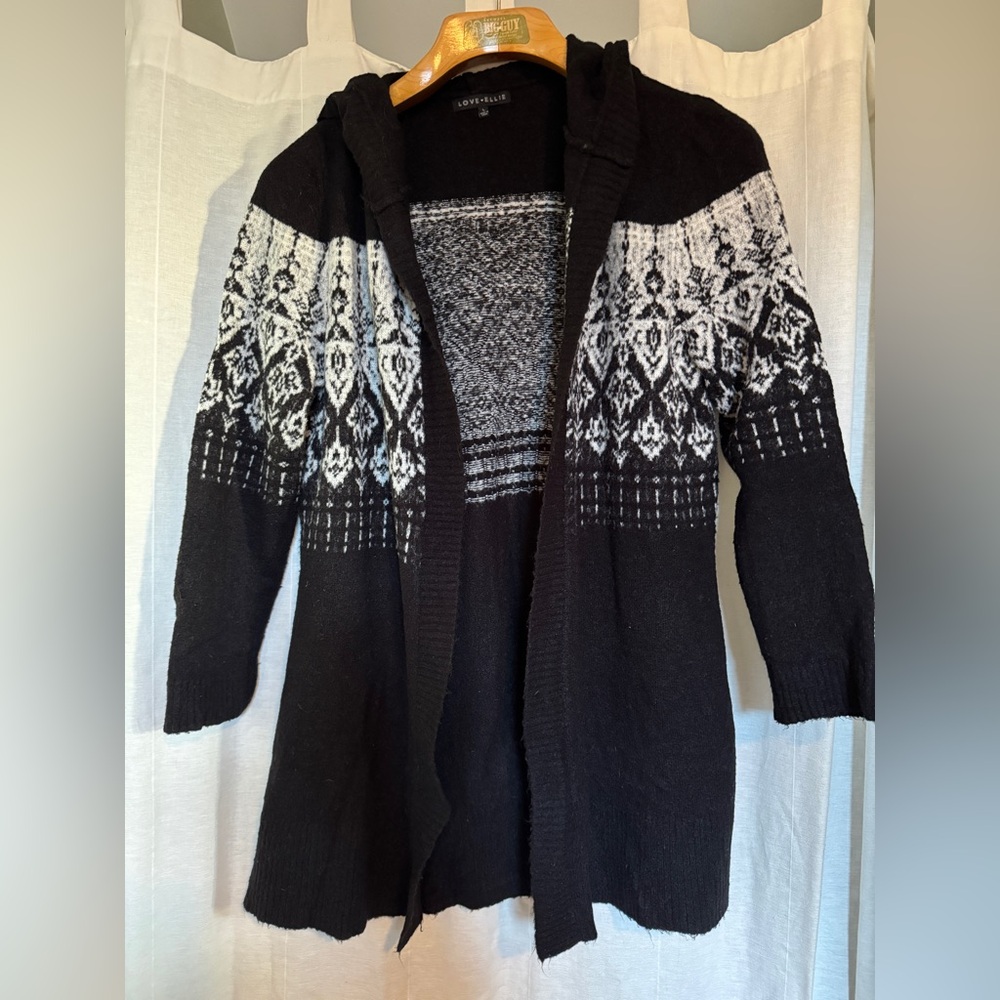 Cozy Black and White Patterned Cardigan
